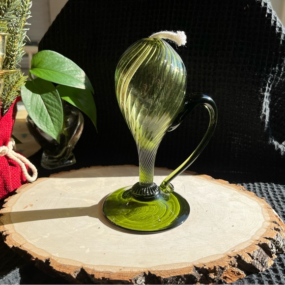 Vintage antique green oil lamp - Picture 4 of 7